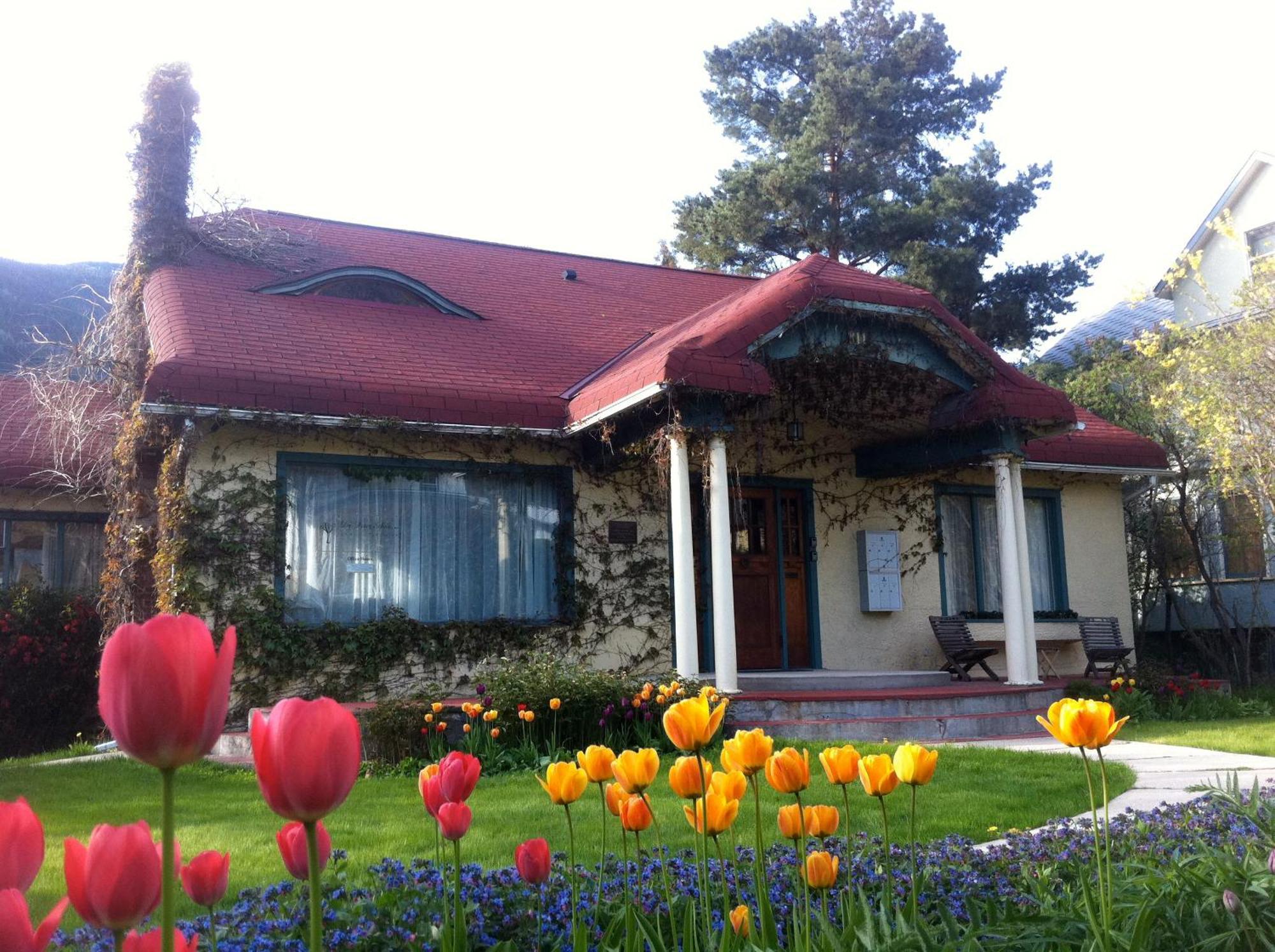 Mistisos Place Vacation Rentals Nelson Bagian luar foto