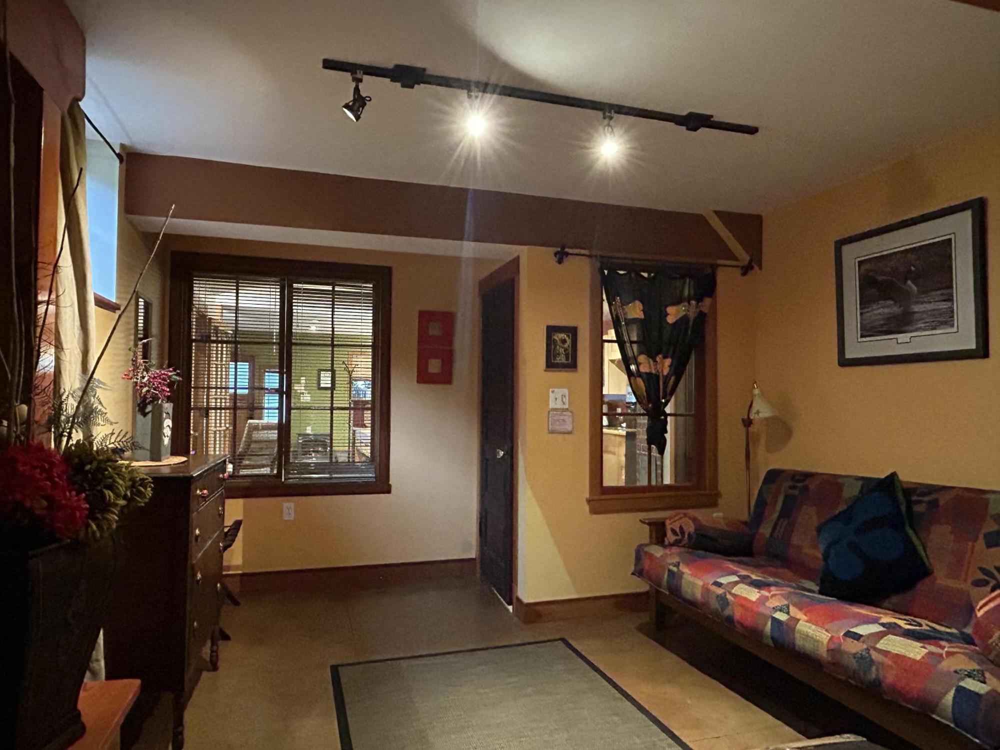 Mistisos Place Vacation Rentals Nelson Bagian luar foto