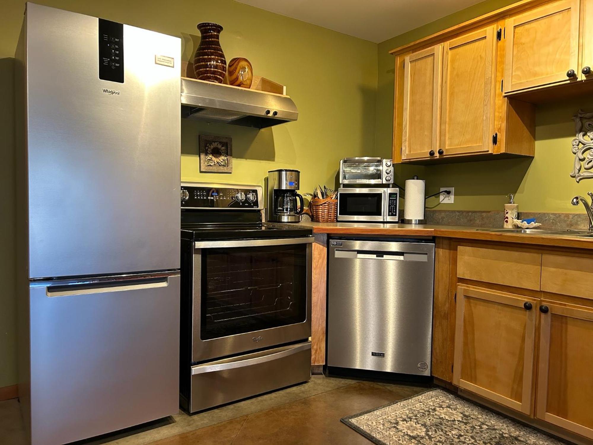 Mistisos Place Vacation Rentals Nelson Bagian luar foto