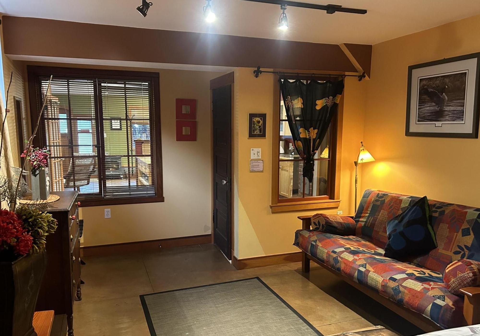 Mistisos Place Vacation Rentals Nelson Bagian luar foto